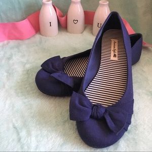 Navy Blue Slip-ons with Adorable Bows
